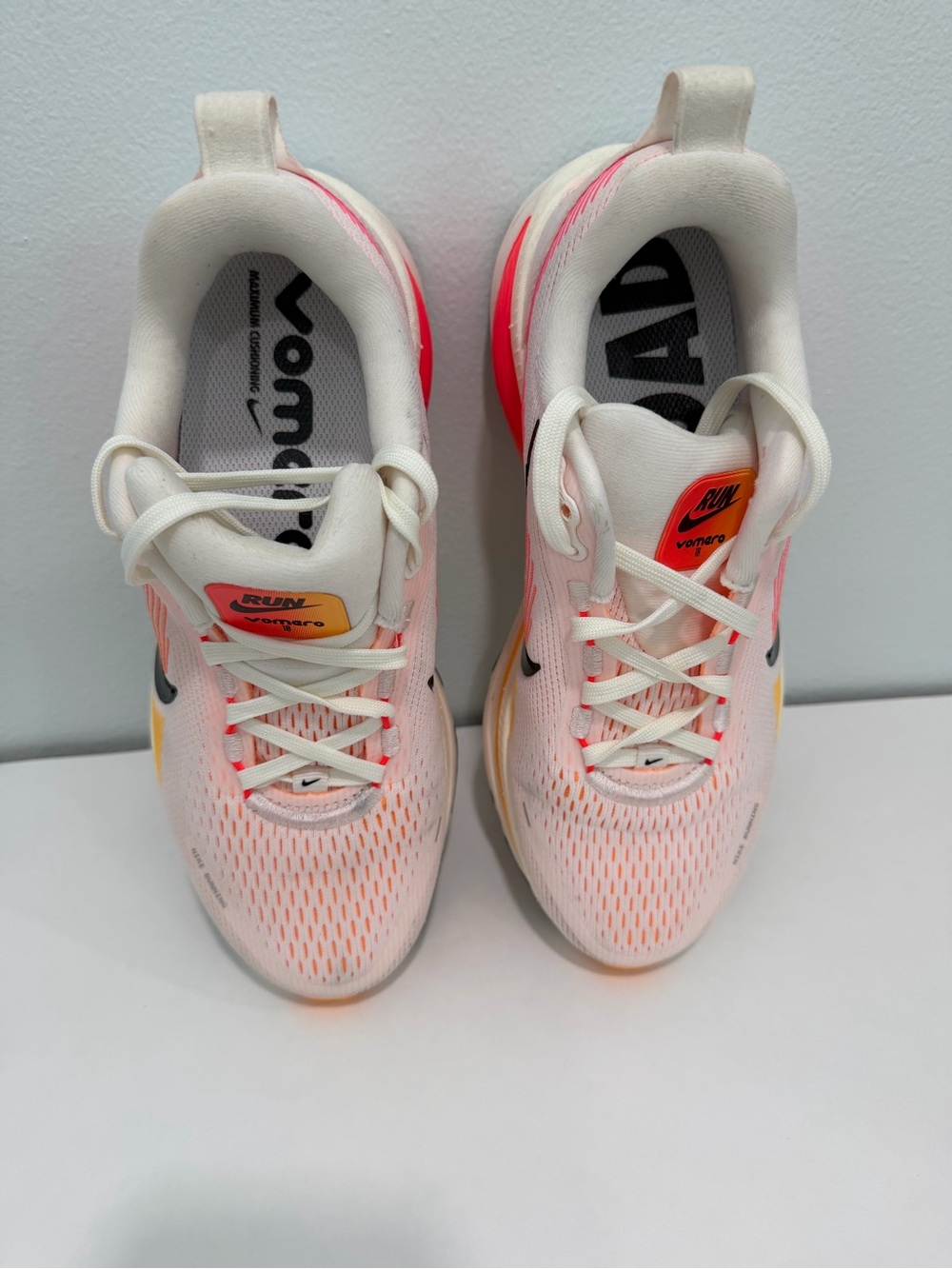 NIKE Vomero 18 Women's White Pink Orange HM6804-100 Running Mesh ZoomX Shoes (6) - Picture 10 of 16